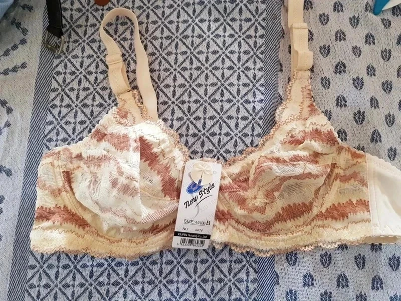 Sutiens bege e marrom de renda novos tamanho 100B – photo 2